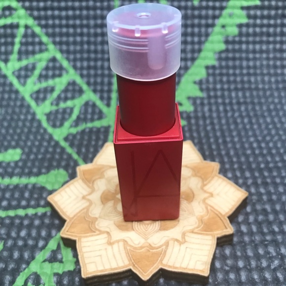 NARS Audacious Lipstick ‘Rita’ - Picture 3 of 10